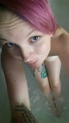 sophiesdiaries:  Fun in the bathtub!