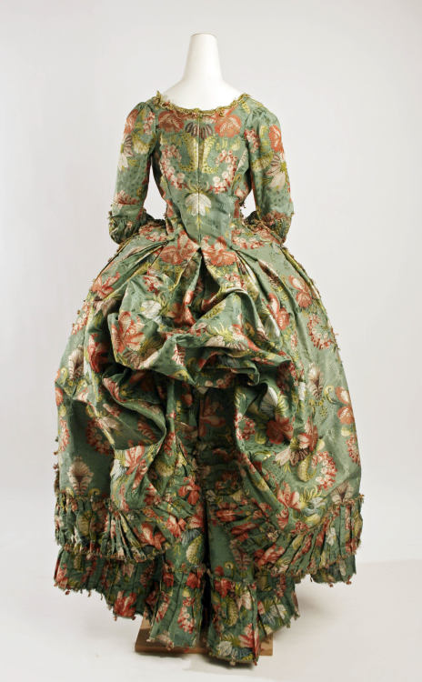 ephemeral-elegance: Robe a la Polonaise, ca. 1774-93 via The Met