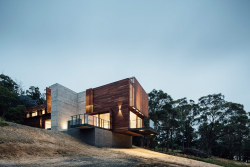 mstgx:maloney architects - the invermay house of concrete, wood, and glass.