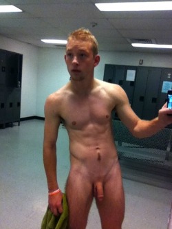 hotnekkidboiz.tumblr.com post 97881820570