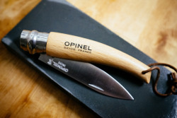 gearoholicsanonymous:  Opinel No 8 Gardner by Photos By 夏天 on Flickr. 