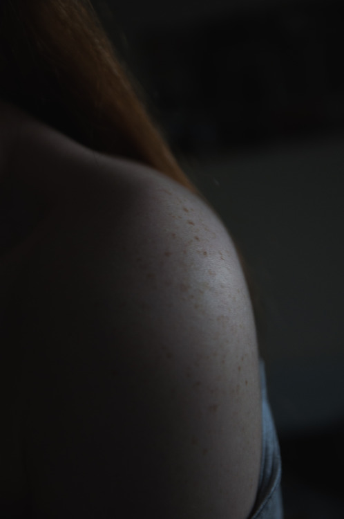yourssincerelycaitlin:  This morning I noticed I have a straight line of five freckles on my shoulder. The last one at the bottom end is slightly faded than the other four. I’ve never felt so happy about having freckles until this morning. 