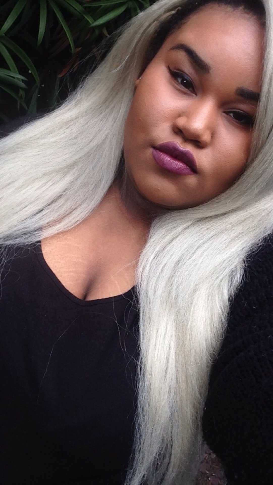 dynastylnoire:  fanm-tris:   HAPPY BLACKOUT!!! 😘😘  ~My first looks of the year