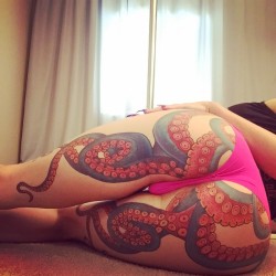 ilikehorimono:  HAPPY BUM DAY EVERYONE 🐙🍑 _ #DaizhaMorgann #AnalRingToss #BootyRingToss #StripClub2U #WhatHappensInVegas #Tatted #TattedUp #Inked #InkedUp #I_N_K_E_D #GirlsWithTattoos #LasVegas #Vegas #Octopus #Tattoo #ButtTattoo #AssTattoo #OctopusTattoo