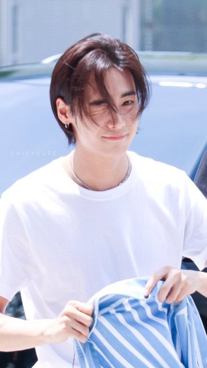 jeilx:  ©  肤浅女孩看脸追星   | Do not edit.