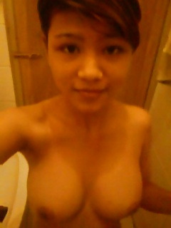 sweatydonkeyballs:  Hana, Tetek kau baik sials