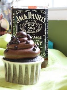 whalesharksandcake:  28 Drunken Cupcake Recipes 