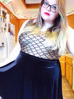 unskinny:  I decided to look cute while I roast a turkey. Bodysuit is Chubby Cartwheels.  Adorable!