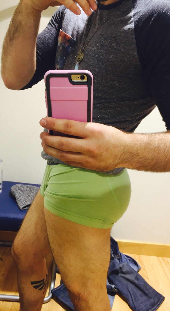 kawaiilley:I honestly can’t be anywhere near a full body mirror without taking