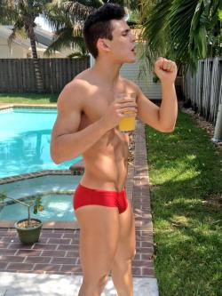 livinglifewithderek:  http://tinyurl.com/p44hdq7