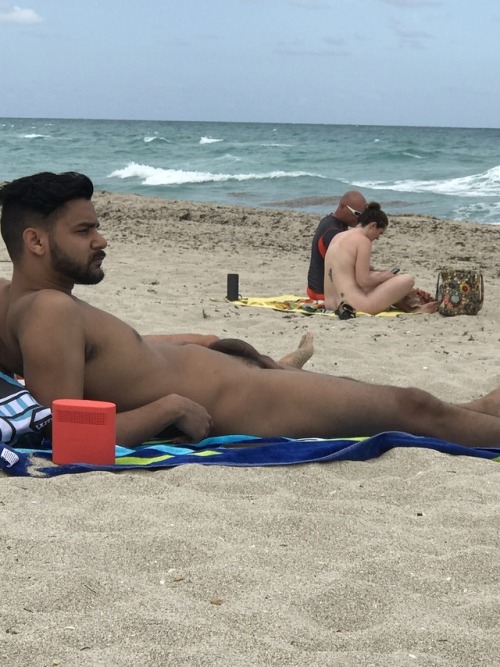 daraseng007: brosra: southindianmen: Indian @ Nude Beach Kob Kop