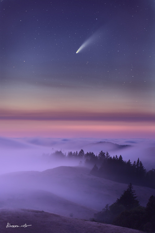amazinglybeautifulphotography: Comet Neowise over fog waves just north of San Francisco [OC][2051x30