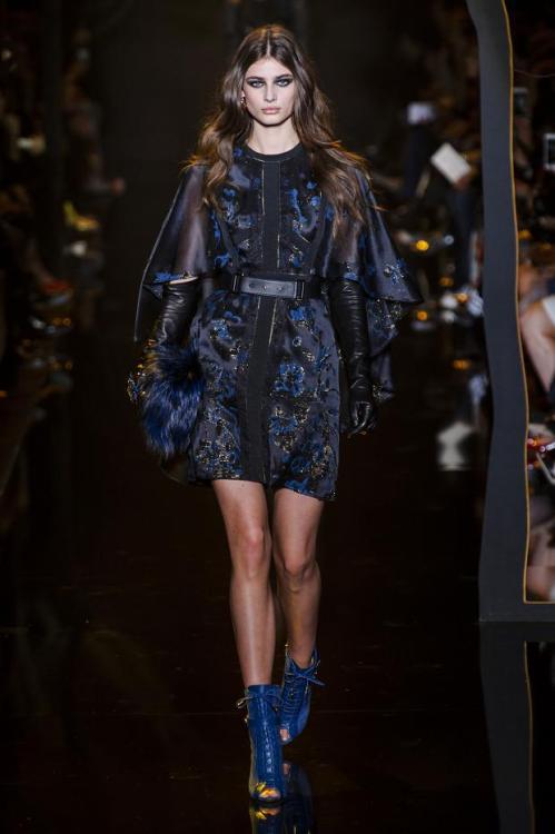 mulberry-cookies:  Taylor Hill @ Elie Saab Fall/Winter 2015 