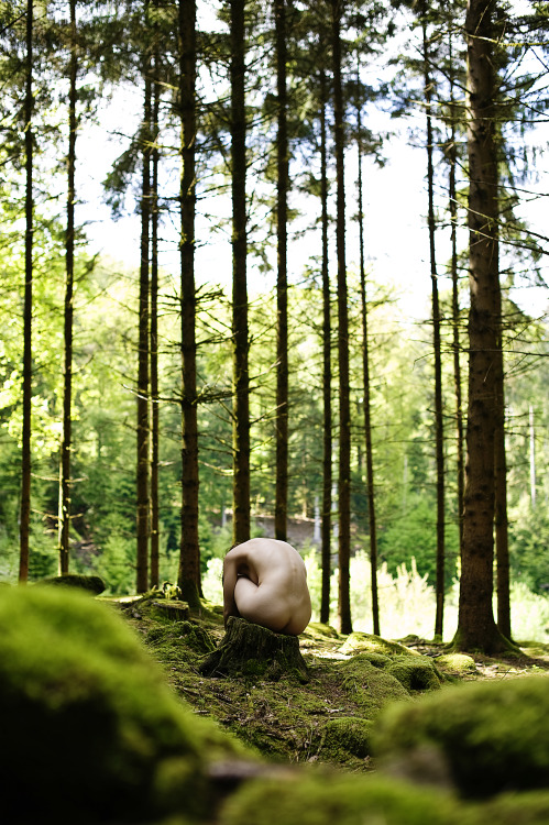 juliemunier: Pierre de Silence, Terre Mère ©Julie Munier / selfportraitjuliemunier.comhttps:/