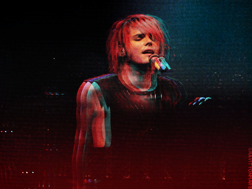 panicatthemychemicalromanceboy:  all of my favorite Gerard Way gifs 