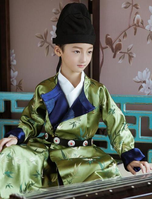 hanfugallery:Traditional Chinese hanfu by 風裳水珮