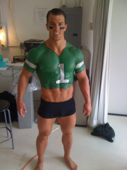 chadleymacguff:  fraternityrow:  gameday :)  paint on the underwear too