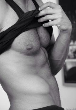 2hot2bstr8:  omfg i want to lick that hairy,