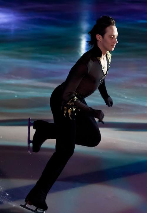 misfitmimes:“Dragon.” Gorgeous @JohnnyGWeir pics from @eveningwchamps, featuring a special costume t