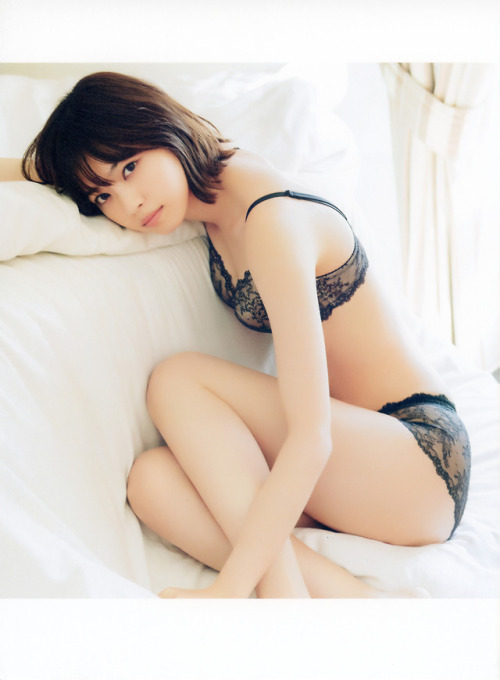 voz46: Nishino Nanase 1st Photobook - Watashi no Koto (わたしのこと)