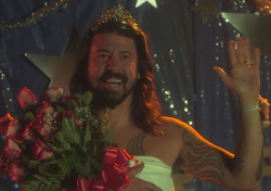 coslive:  It’s over. Foo Fighters just won the ALS Ice Bucket Challenge with a ridiculous spoof of Carrie. 