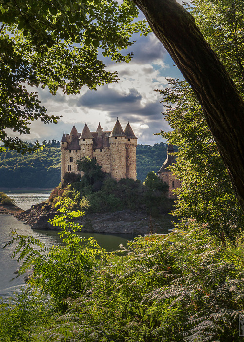 medieval-woman: Château de Val by sylvain.collet