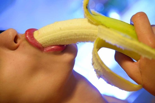 Are you hungry, babe? Eat my banana! 