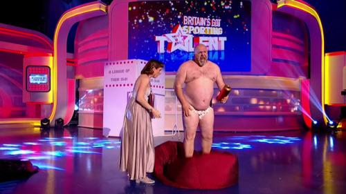 bigmenoftvandfilm:Neil ‘Razor’ Ruddock in “A League of Their Own” s12e3 See the gifs in my previous 