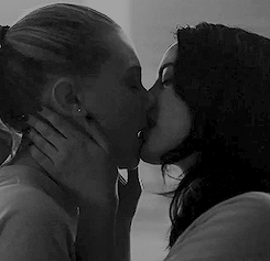 fuckyeah–lesbians:**