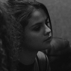 Selena Gomez With Hearts Tumblr