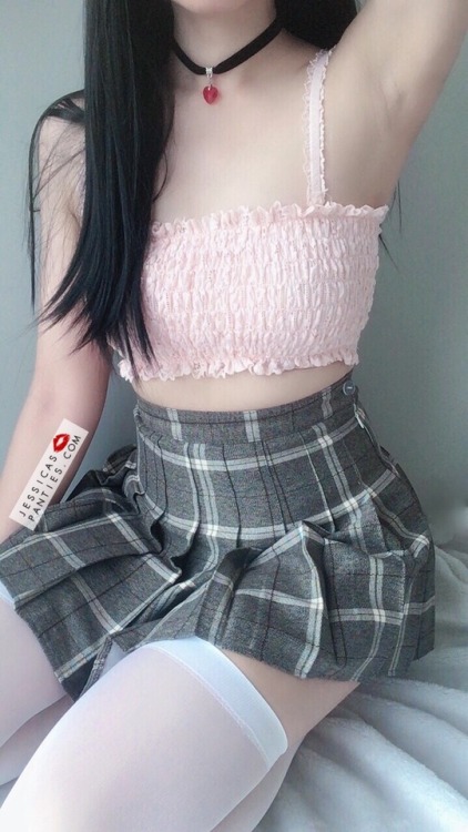 jessicaspanties:  Lolita Jessica 🎀Happy Monday hungry wolves! Thanks for voting for today’s theme at Instagram(jessicaslittlepuff) I couldn’t decide between this or a sexy white bodysuit and majority voted for this cute little outfit 😘 I’ll