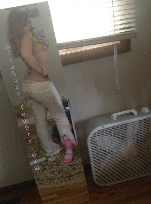 mirahxox:  I know you guys missed my bum