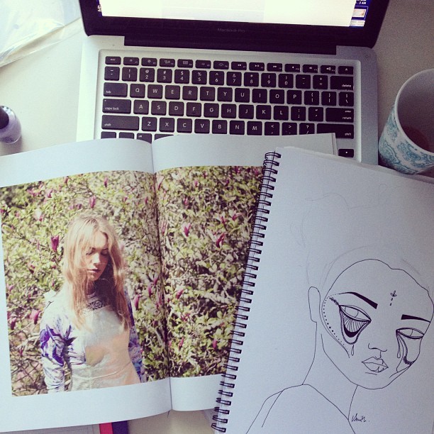 fawun:  Finding motivation to write my uni essay is impossible #yenmagazine #tea