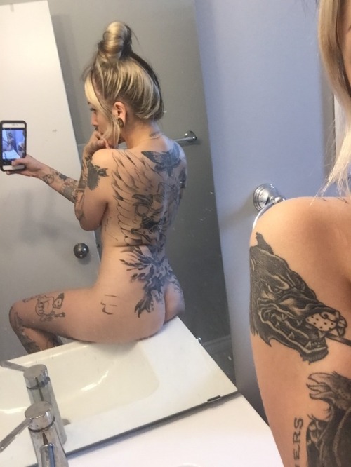 dealunaearsenium: Still got glue on my butt from when i got my bandages for my back piece last week.
