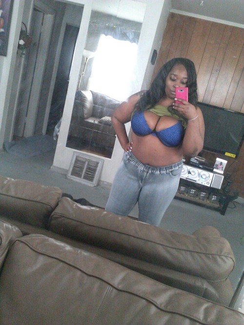 XXX cocoashas:  Awww shit I’m dropping lbs…. photo