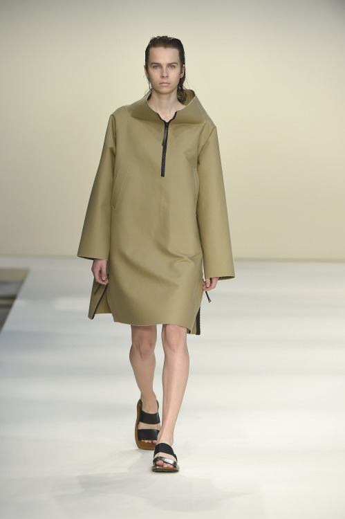 Défilé Marni Printemps été 2015 à Milan fashions-addict.co