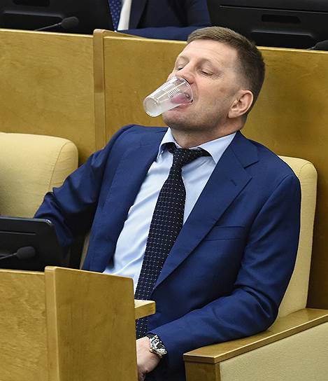 prussianmemes: I hope everybody can enjoy the typical day at the Russian parliament