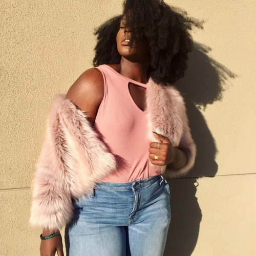 lovequeena:About a year and a half ago I hated taking full body pictures because I didn’t have much 
