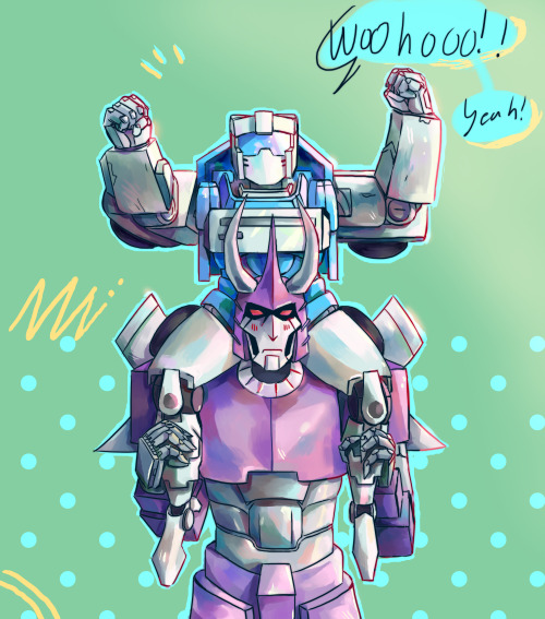 evilsoulart:drew dem cuties. Also yes, either Cyclonus shouldn’t have a horn or Tailgate’s arm shoul