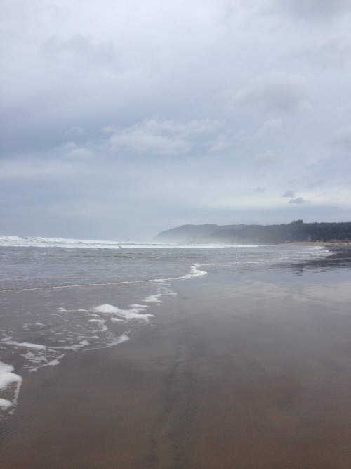 taurus-asc: beaches are prettiest in the gloom