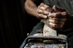 chrystalines75:  Barrel Maker by Ricardo Catarro 