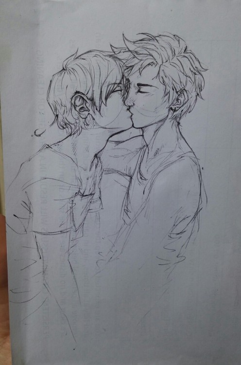 theaveragesuperhero: The other day I got so distracted drawing kisses that I burned my food…