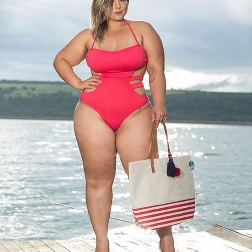 bodypositivism:    Amanda Caf  