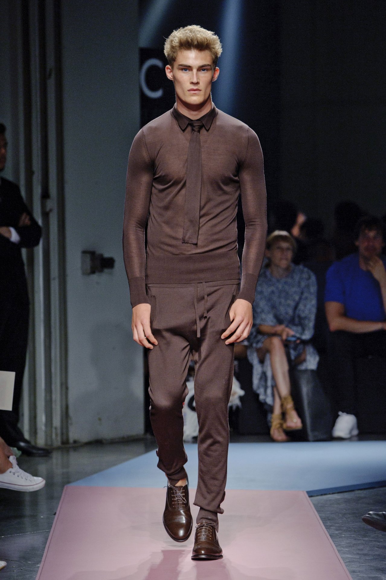 grabyourankles:  Harry Pulley walks for Daks spring/summer 2015