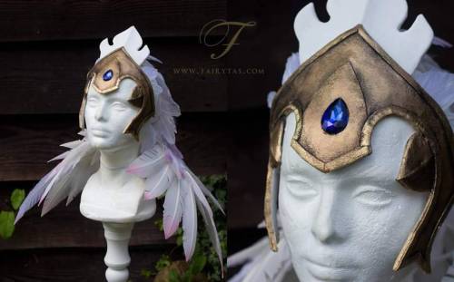 Custom requested headdress inspired by Aviana. This was a particularly interesting headdress to make