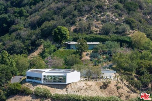 $4,500,000/3 brbuilt in 1954 La Crescenta, CA Dorothy Serulnic Residence