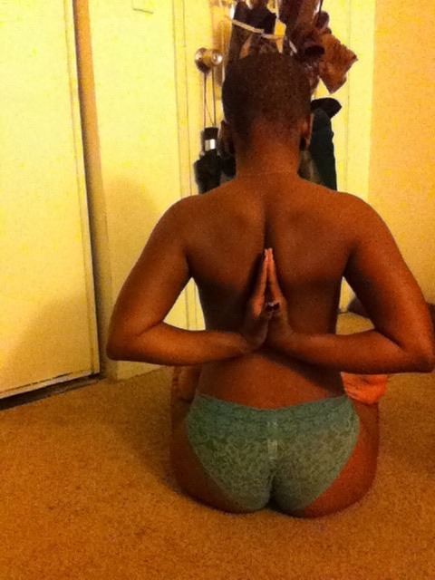 dashendirekt:  tarynel:  warmskin:  Half naked yoga p.3  I’m here for da booty  dammit Taryne 