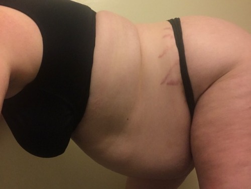 ffafeed:Just a fat slut with a huge gut 💕😊