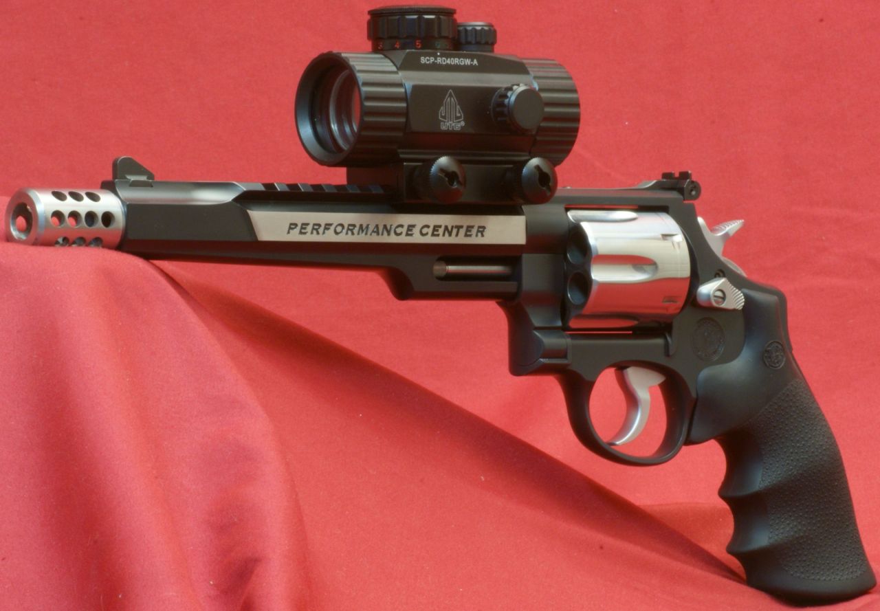 gunrunnerhell:  Smith &amp; Wesson 629 .44 Magnum Hunter A custom model from