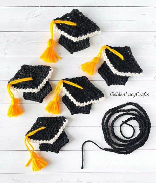DIY Crochet Graduation GarlandMake this crochet graduation garland (or bunting) to celebrate the gra